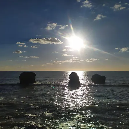 Riez Les Pieds Dans L'eau
